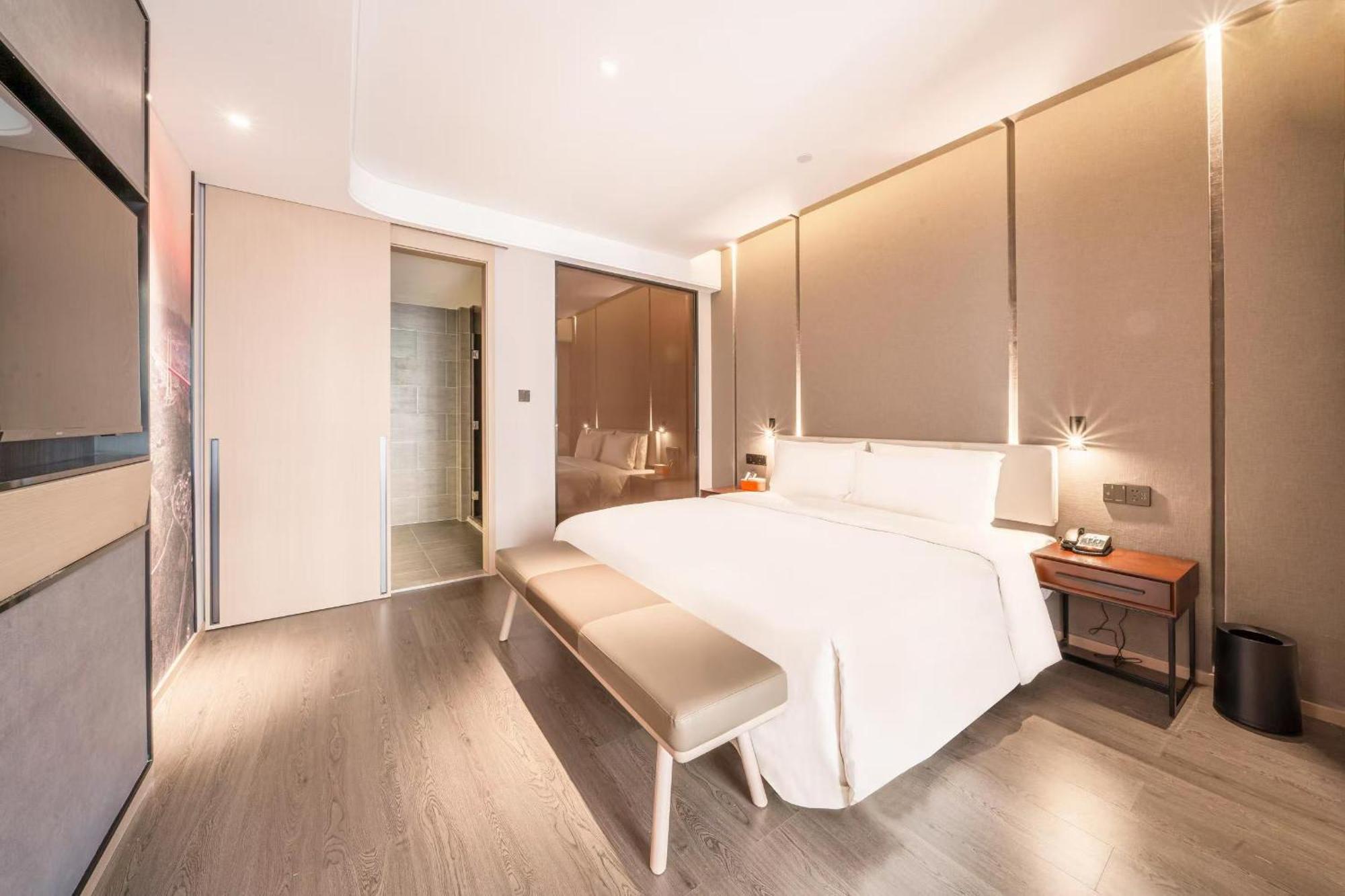 Atour Hotel Luzhou Bubugao New World Exterior photo